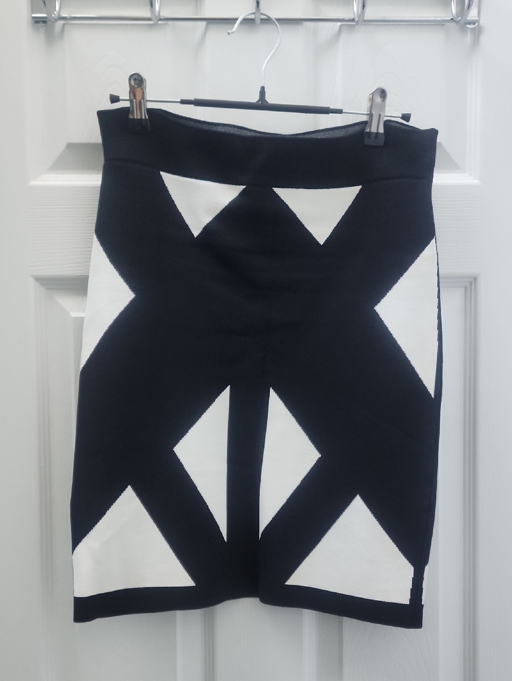 BCBGMaxAzria Black and White Geometric Pencil Skirt